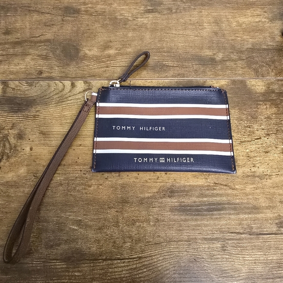 Tommy Hilfiger Navy and Brown Womens Wristlet Wallet - Picture 8 of 8